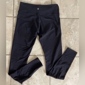 lululemon black wunder under leggings, size 6